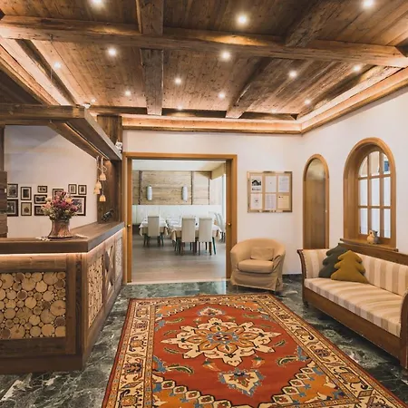 Bed & Breakfast Garni Campitello Campitello di Fassa