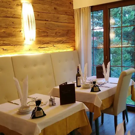 Alojamento de Acomodação e Pequeno-almoço Garni Campitello 3*